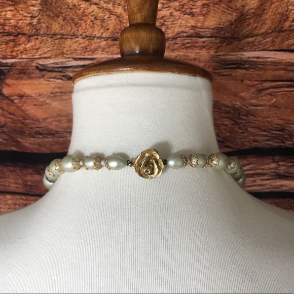 Iridescent Swarovski Faux Pearl Necklace Gold Rose - Picture 5 of 7